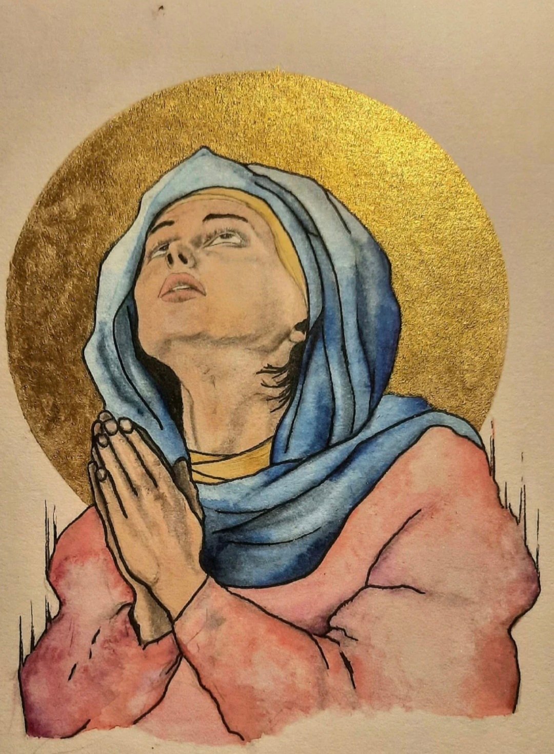 Marie en prière, les mains jointes et le regard levé, vêtue d’un voile bleu devant un disque doré.